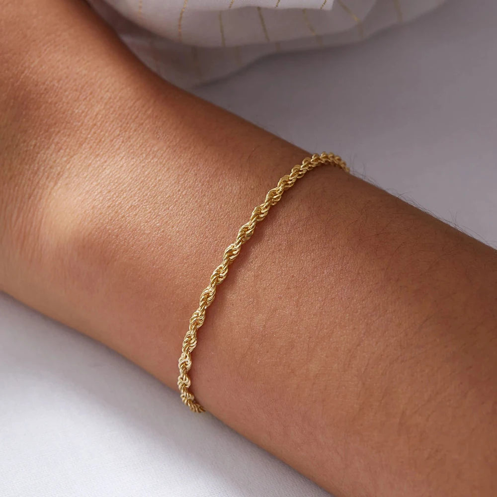 Twisted link chain in rope style