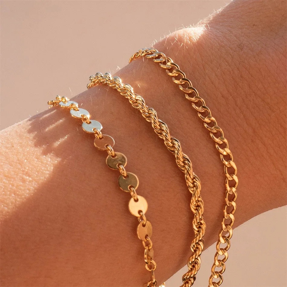 Twisted link chain in rope style
